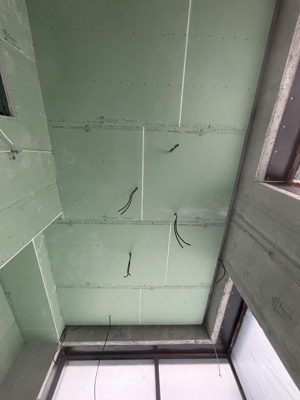 Готовая конструкция из гипсокартона